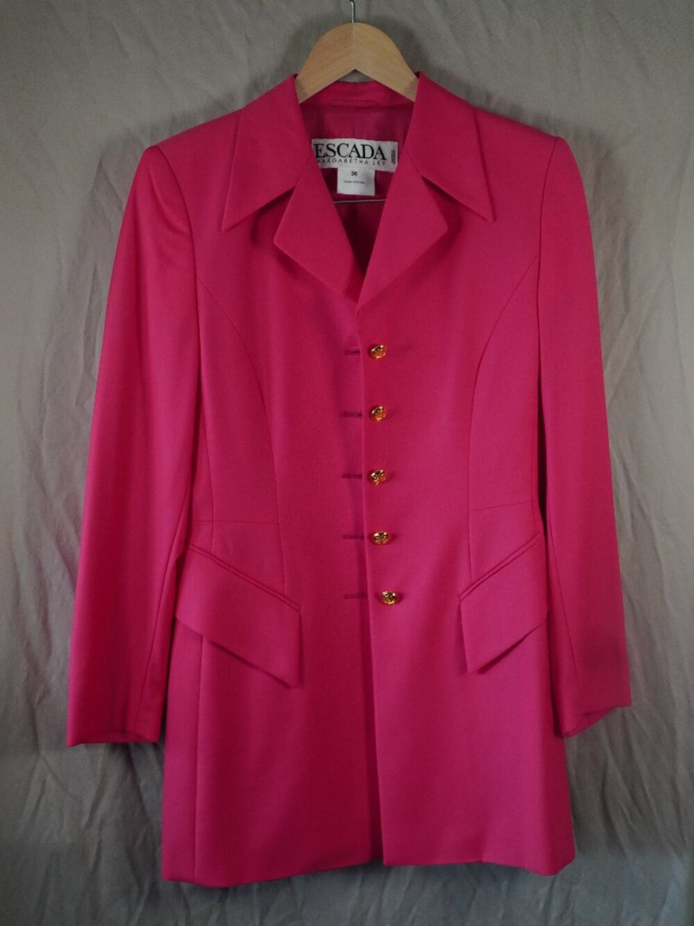 Vintage Escada salmon pink wool blazer